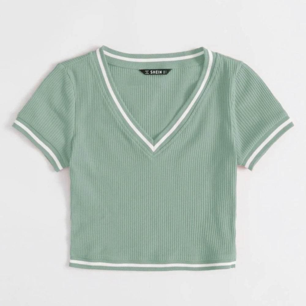 Green Cropped V-Neck Tee